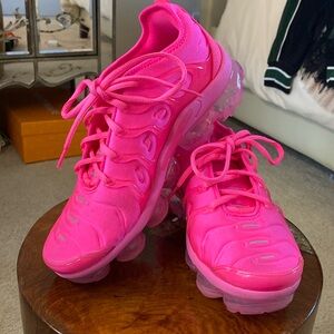 Nike Air Vapormax Plus HOT PINK 🩷 Size 7.5 FJ0720-639